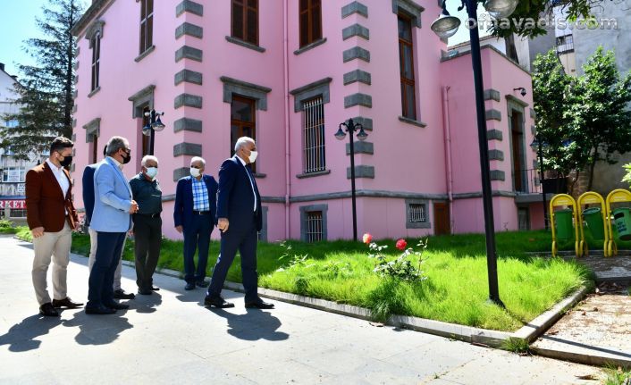 Başkan Zorluoğlu Trabzon Sanatevi’ni ziyaret etti
