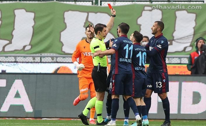Trabzonspor Konya ile berabere kaldı liderlik fırsatını kaçırdı