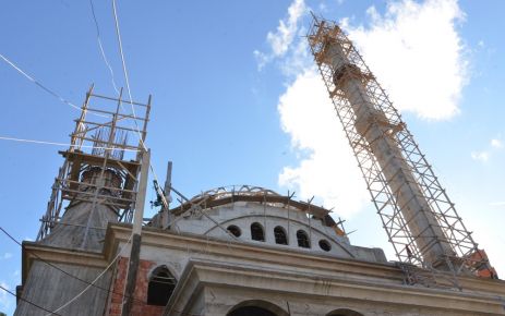 Başkan Sarıalioğlu İrfanlı Büyük Camii inşaatını inceledi