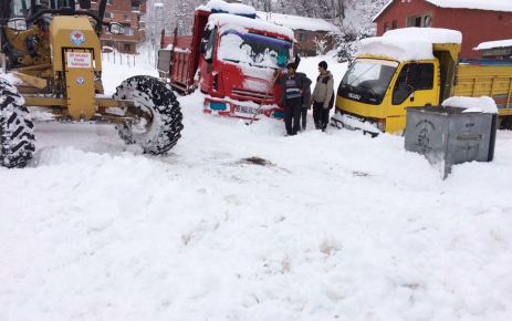 Trabzon’da kar mücadelesi aralıksız sürdürülüyor 