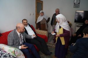 AK Parti Of İlçe Teşkilatından yaşlılara ziyaret