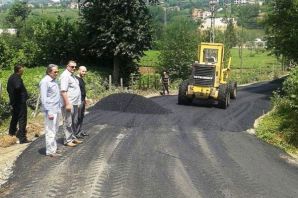 Of’un köy yolları asfaltlanıyor