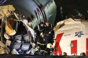 İstanbul Sabiha Gökçen’de uçak pistten çıktı; 3 öl
