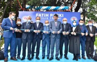 Yenilenen Fatih Parkı Bakan Kurum tarafından açıldı