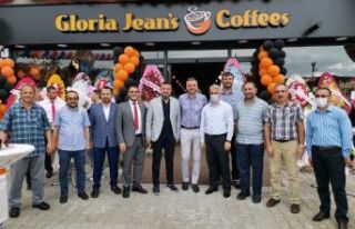 Domino’s ve Gloria Jean’s Coffees hizmete açıldı