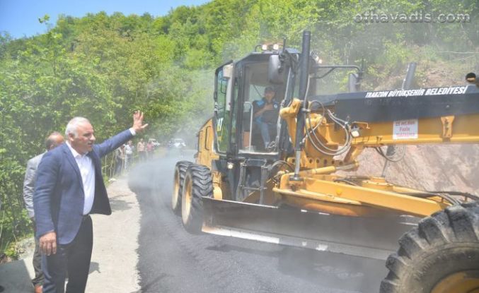 Başkan Zorluoğlu üstyapı çalışmalarıyla yakından ilgileniyor