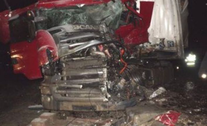 Samsun Kavak Ta Trafik Kazasi 2 Oflu Yaralandi