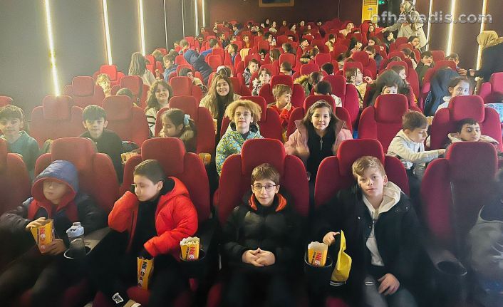28 Şubat İlkokulu öğrencilerinin Rafadan Tayfa keyfi