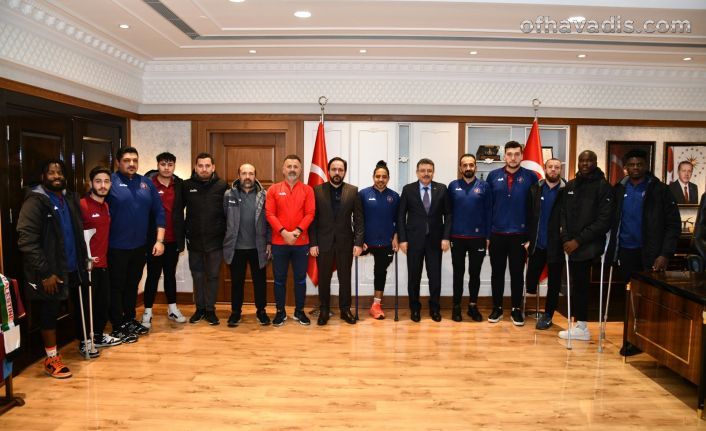Başkan Genç’e şampiyonluk sözü verdiler
