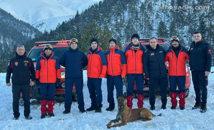 İtfaiye personeline çığda arama kurtarma eğitimi