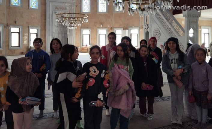 28 Şubat İlkokulu öğrencilerinden cami ziyareti
