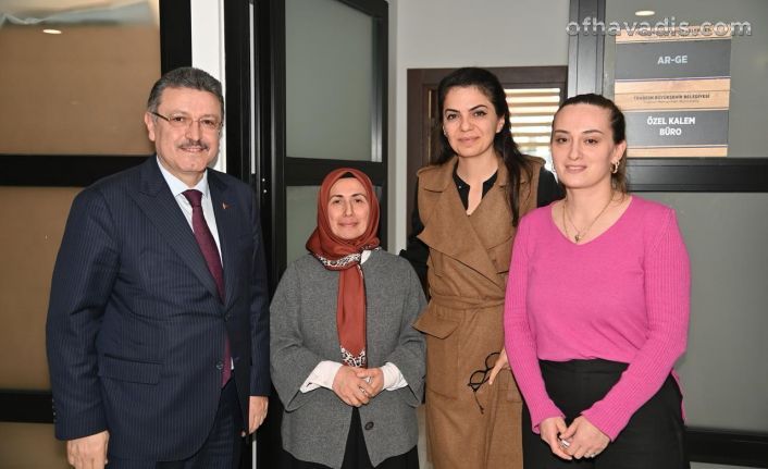 Başkan Genç’ten kadın personele anlamlı jest