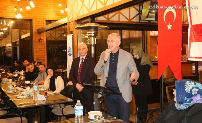 Başkan Sarıalioğlu emekli personellere plaket
