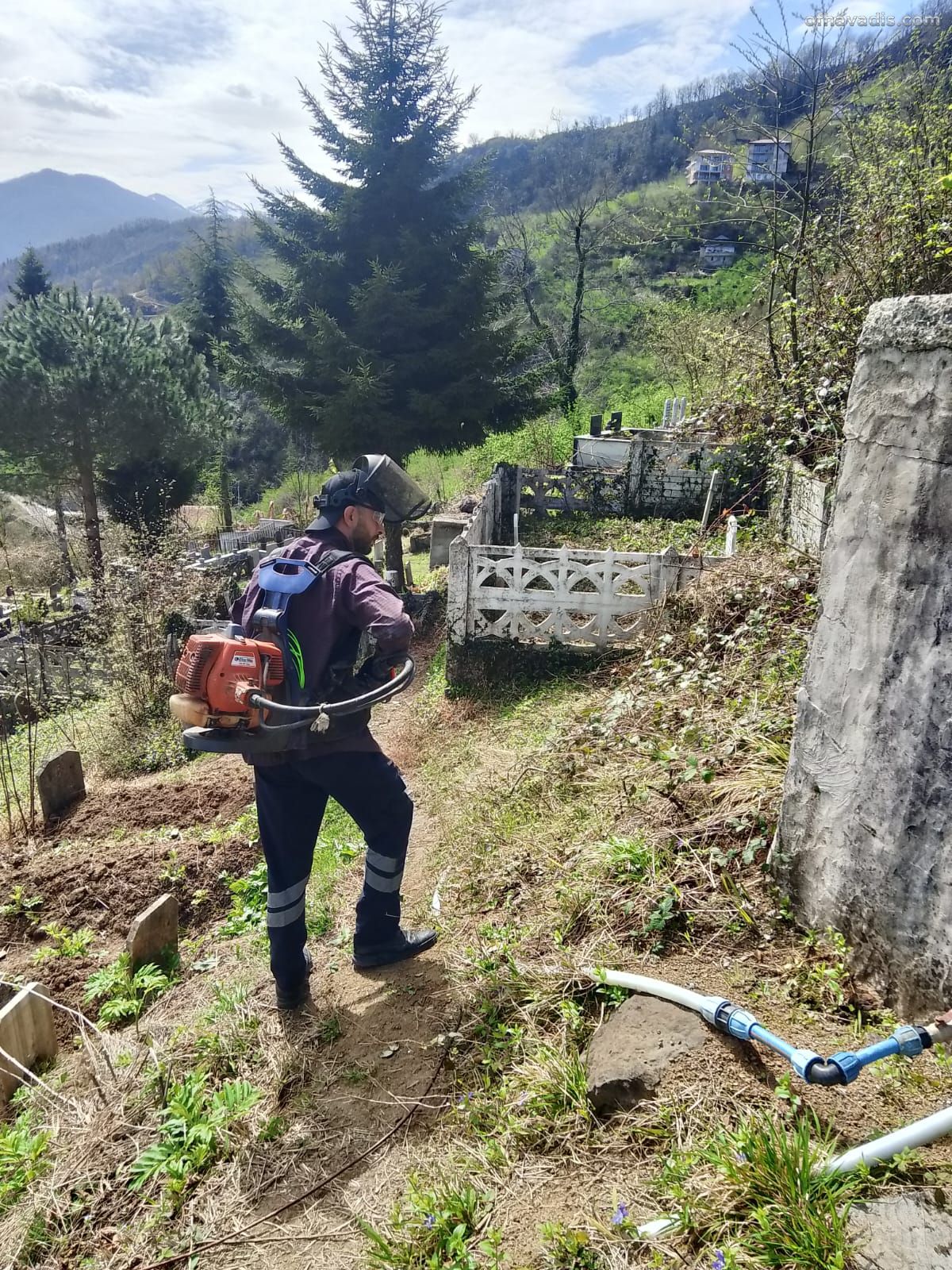Trabzon’da mezarlıklar bayrama hazır