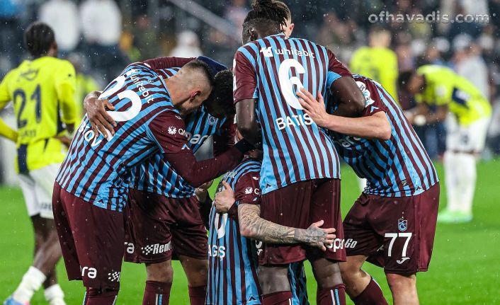 Trabzonspor Kadıköy'de Fener’e farklı yenildi