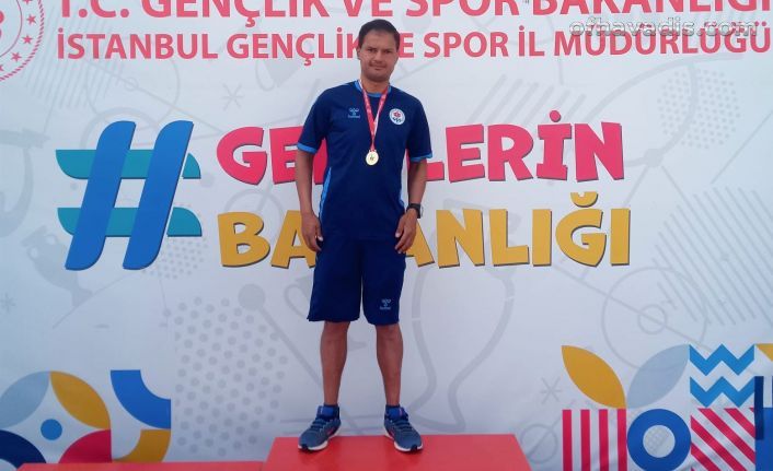 Büyükşehir’in gururu Emrah Öztürk’ten Türkiye rekoru