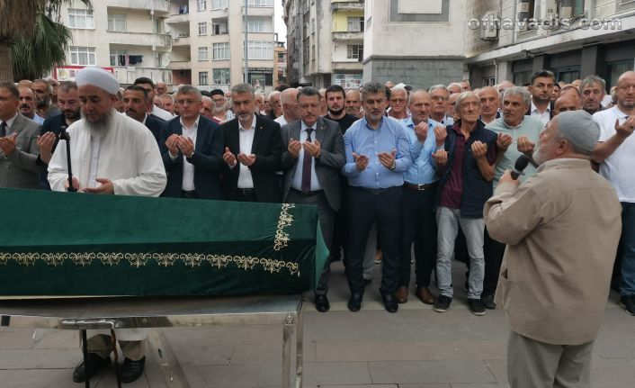 Ömer Hacıbektaşoğlu son yolculuğuna uğurlandı