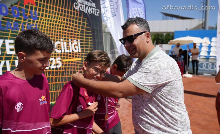 Büyükşehirin tenis takımından gururlandıran başarı