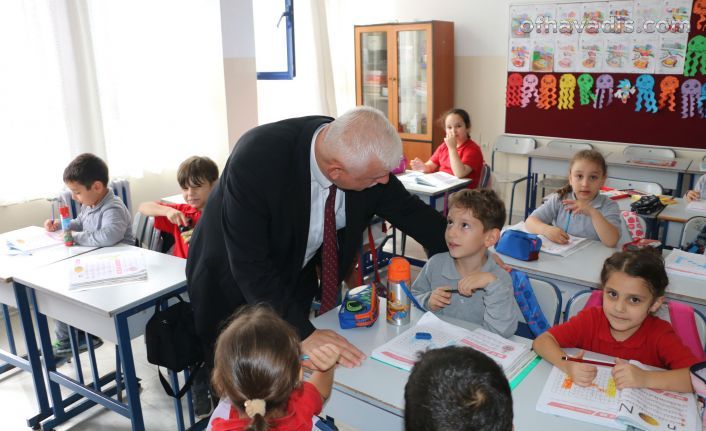 Müdür Kabahasanoğlu’ndan 28 Şubat İlkokuluna “Okuluna hoş geldin” ziyareti