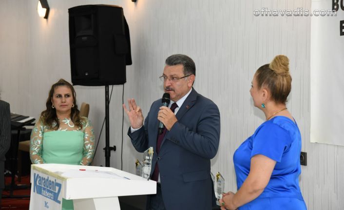 Başkan Genç’e “Yılın en iyi büyükşehir belediye başkanı” ödülü