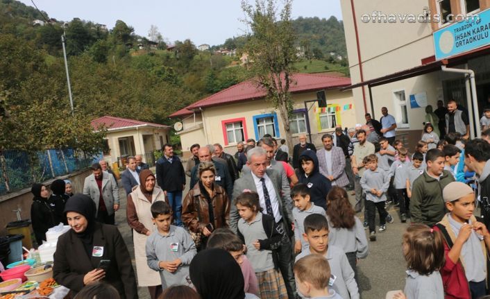 İhsan Karadeniz İlk/Ortaokulunda Gazze için yardım kermesi