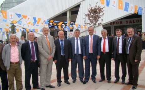 Ak Parti Trabzon yönetiminde üç Oflu yer aldı
