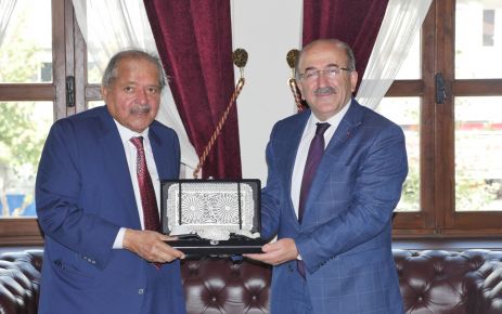 Başkan Gümrükçüğoğlu, Katarlı iş heyetini kabul etti 