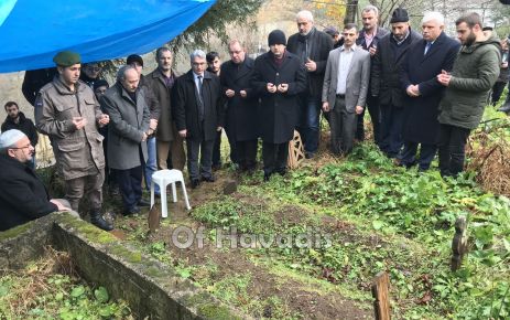 Gazeteci Halil Bayram mezarı başında anıldı