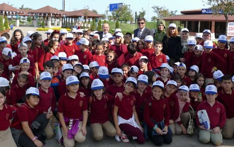 Gümrükçüoğlu, H.Tahsin Kırali ilkokulu öğrencilerini ağırladı 