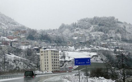 Kar yağışı köyleri vurdu, 3 belde ve 7 köyde elektrik yok