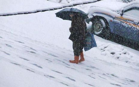 Kar yağışı nedeniyle Of’ta okullar bir gün tatil