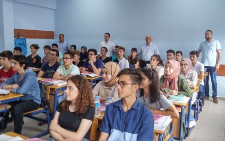 Kaymakam Fırat'tan Solaklı Fen öğrencilerine moral ziyareti