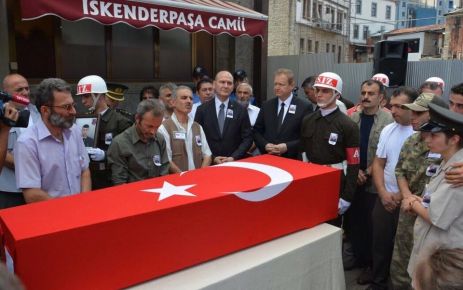 Şehit Murat Durmaz Trabzon’da son yolculuğuna uğurlandı
