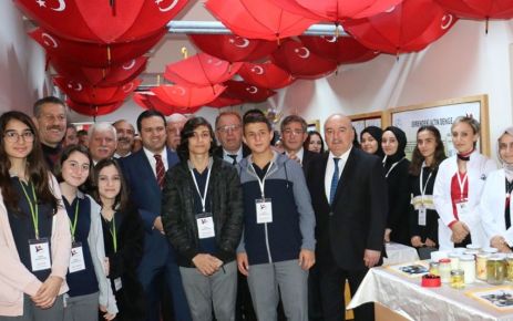 Şehit Necmi Çakır Anadolu Lisesi öğrencilerinden bilim fuarı