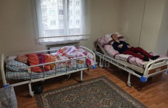 İşadamı Albayrak’tan engelli aileye hasta yatağı