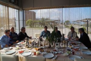 Başkan Sarıalioğlu Of Basınını kahvaltıda ağırladı