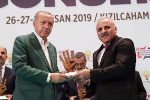 Cumhurbaşkanı Erdoğan’dan Başkan Zorluoğlu’na Ödül